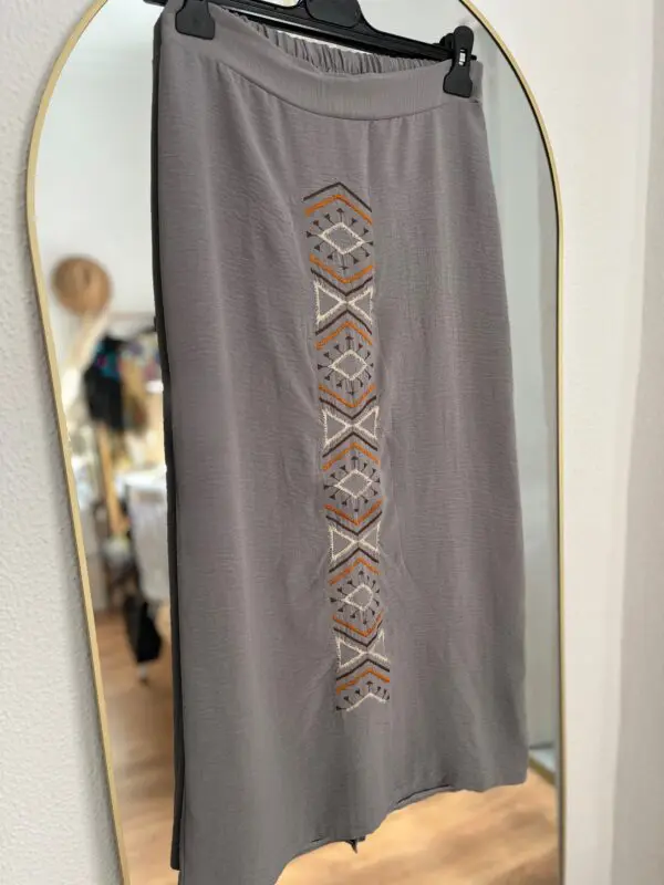 Conjunto azteca gris - Imagen 6