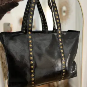 Bolso bardot tachuelas