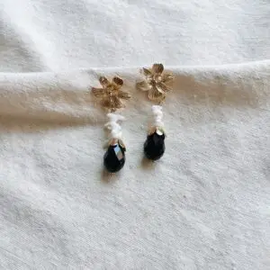 Pendientes flor coral blanco