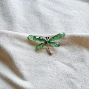 Broche libélula verde