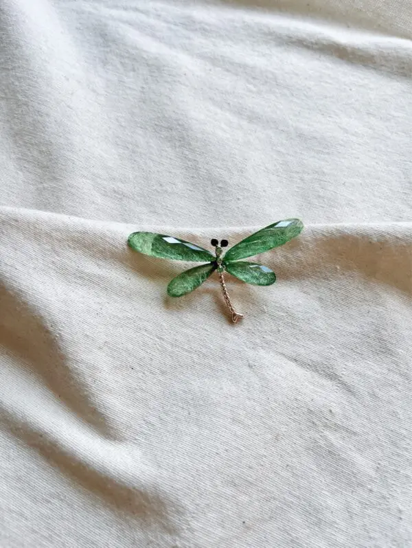 Broche libélula verde