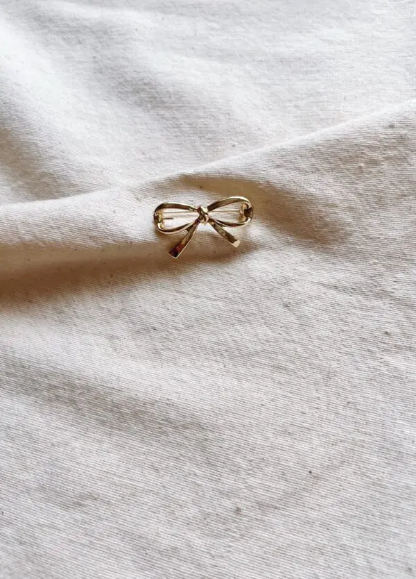 Broche lazo fine