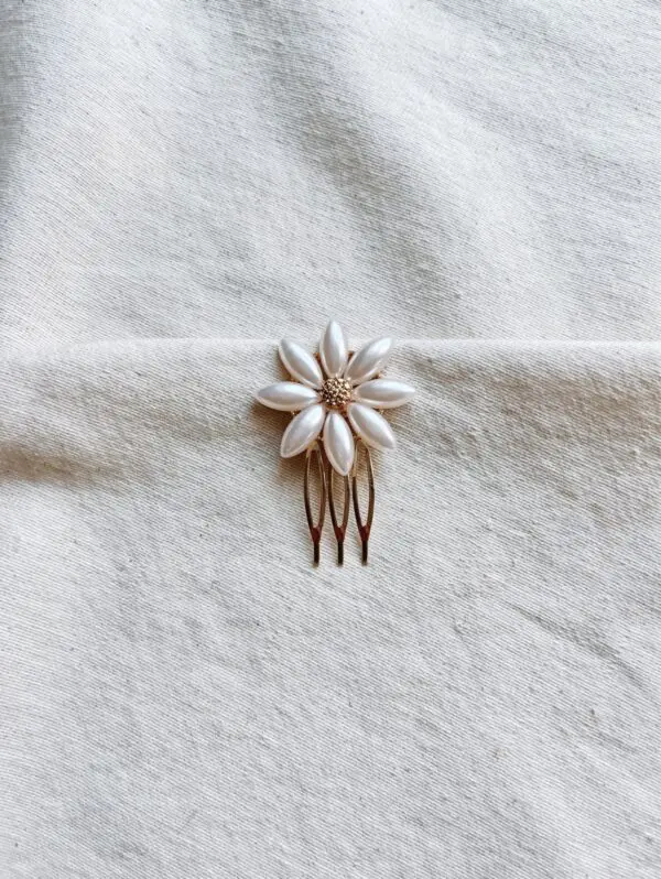 Peinecillo flor perla