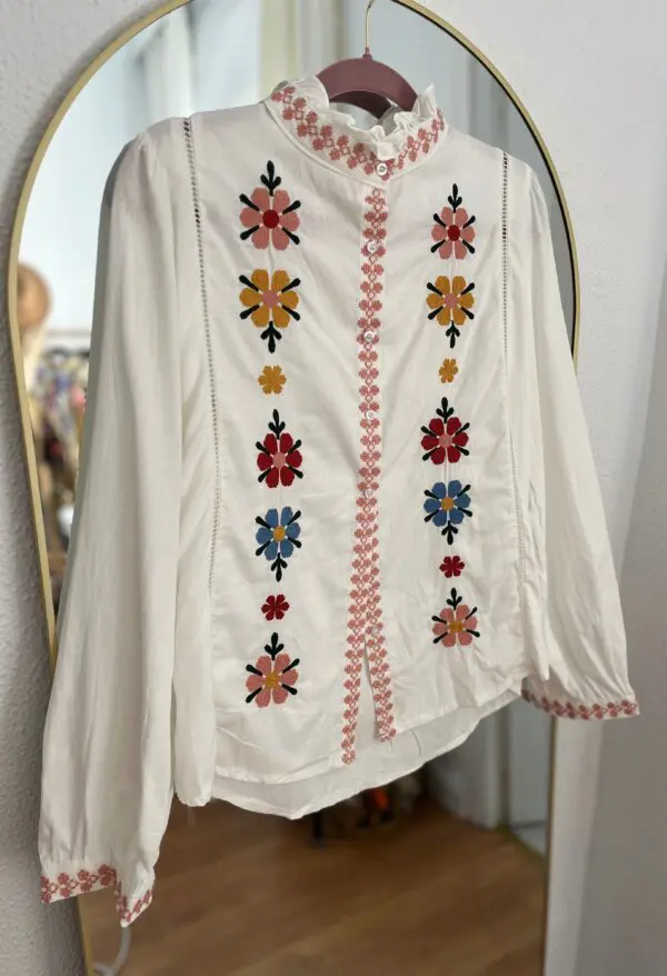 Blusa dalia bordada