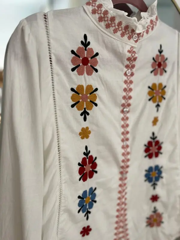 Blusa dalia bordada - Imagen 2