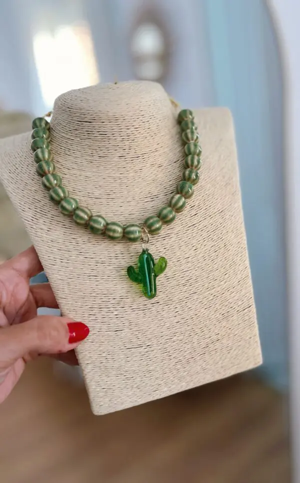Collar cactus green