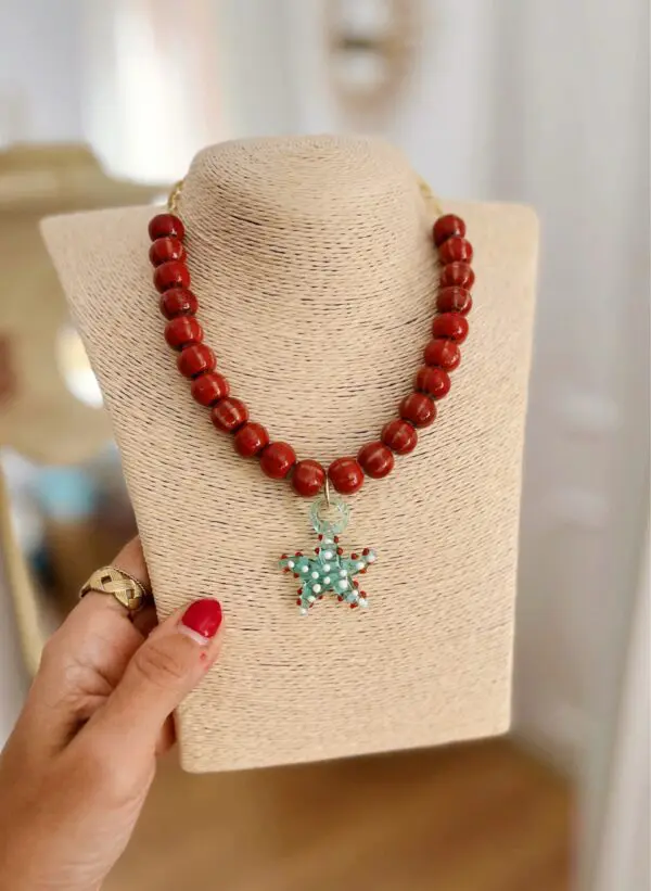 Collar estrella roja