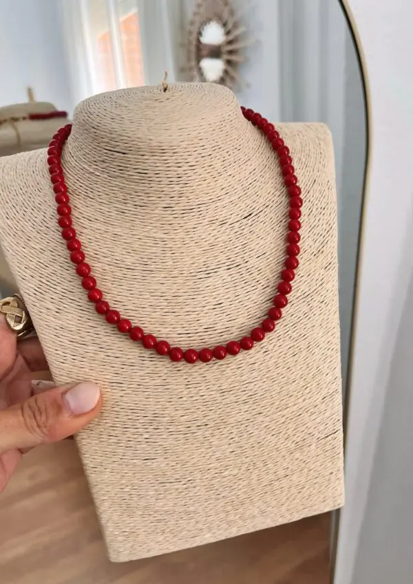 Collar bolitas rojo médium