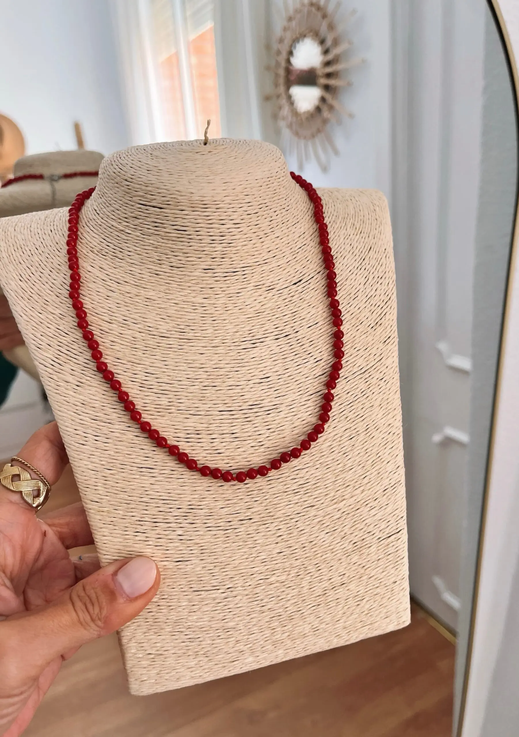 Collar bolitas rojo fine