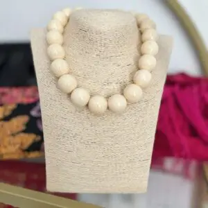 Collar abril nácar