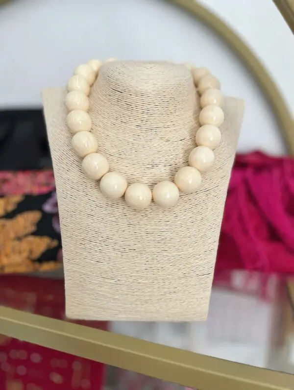 Collar abril nácar