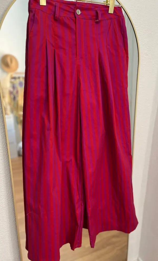 Pantalón rayas fresa