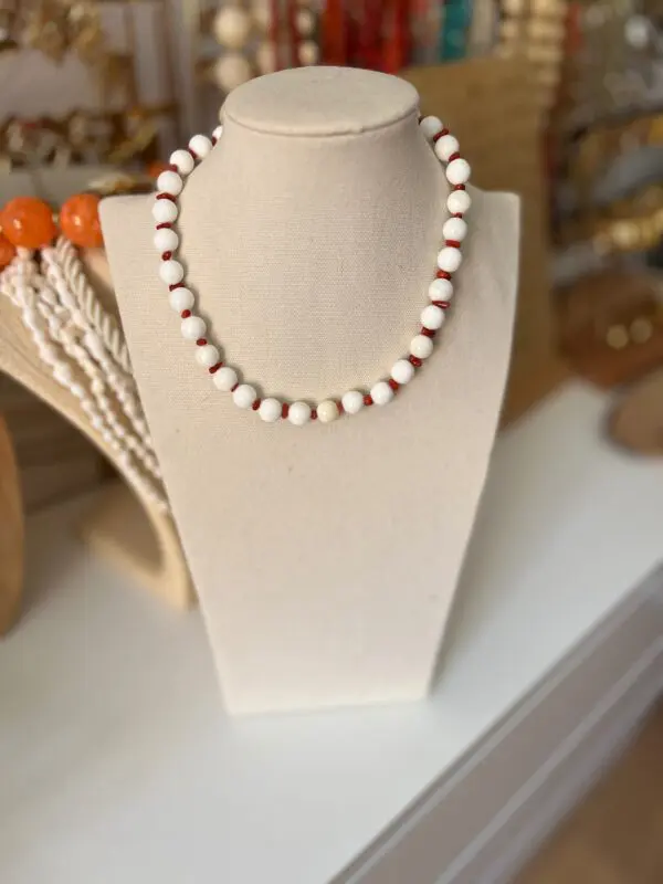 Collar bolero