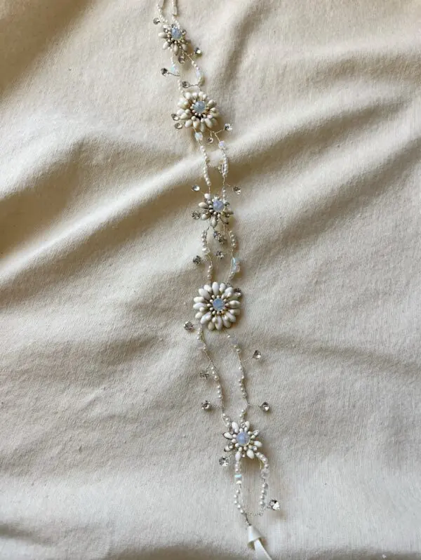 Diadema flor y perlas - Imagen 2