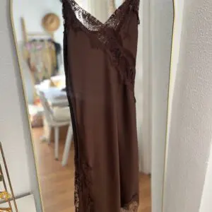 Vestido lencero marrón