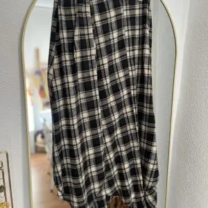 Falda vichy asimétrica gris