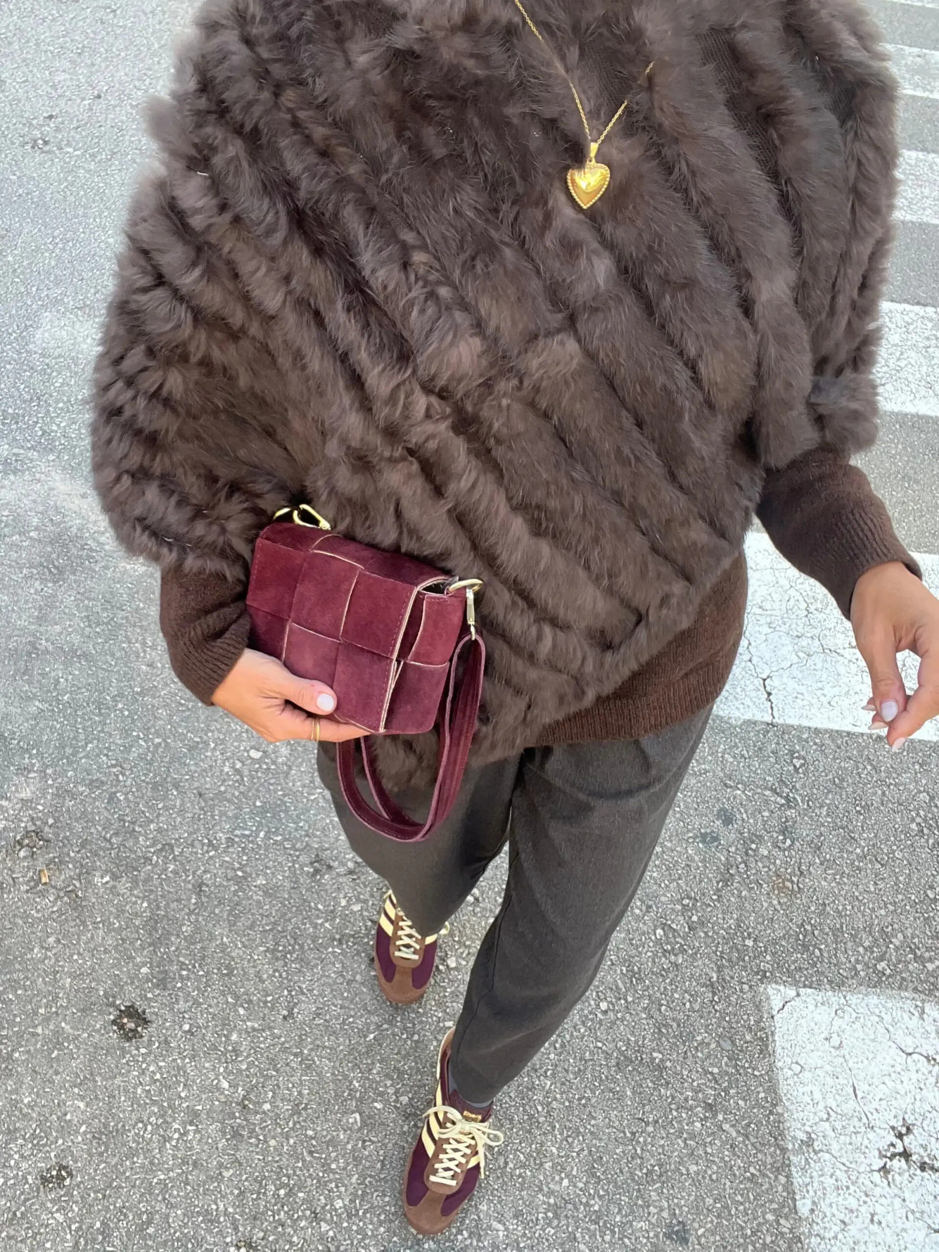 Poncho pelo natural marrón