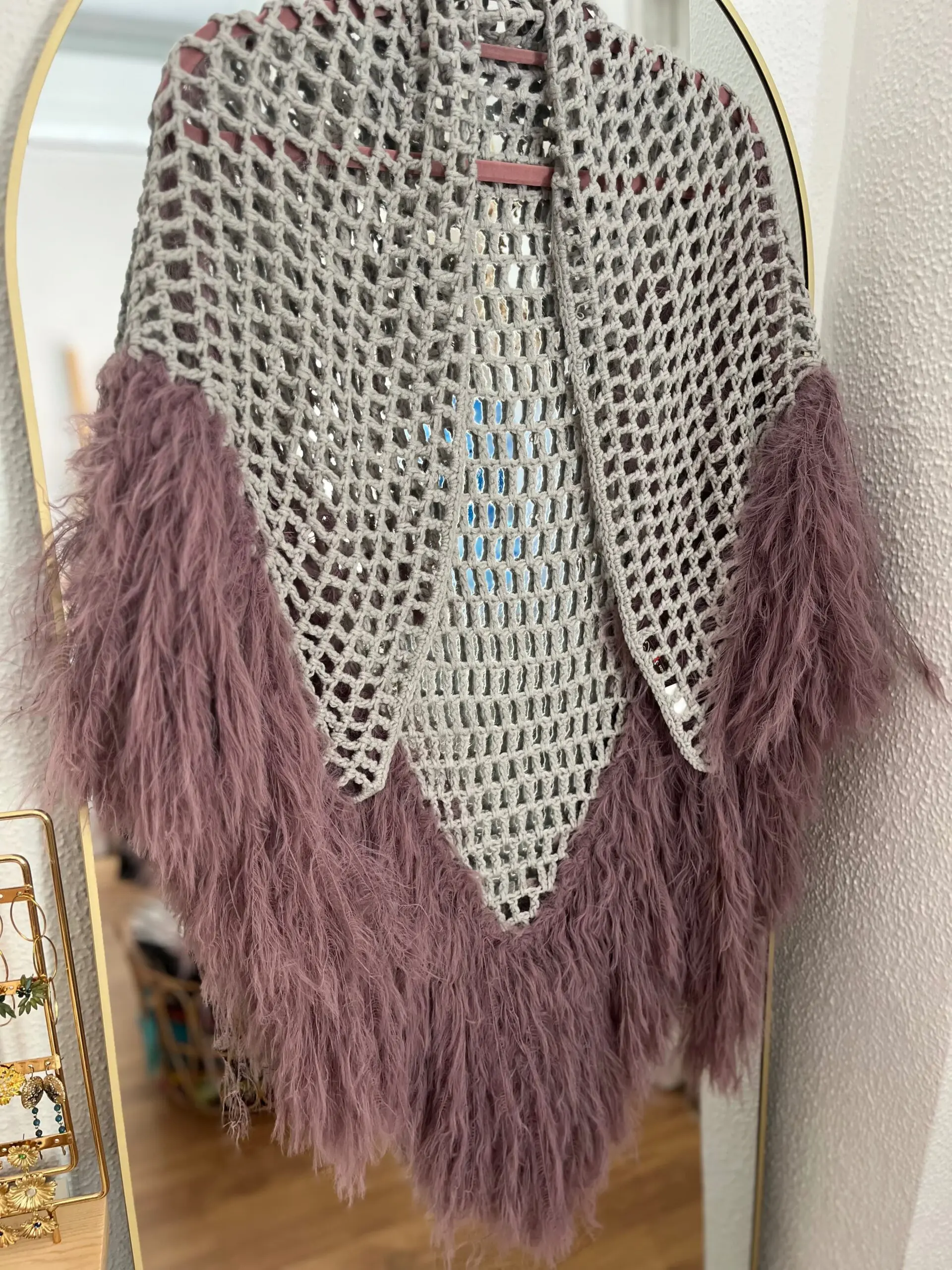 Chal crochet plumas malva