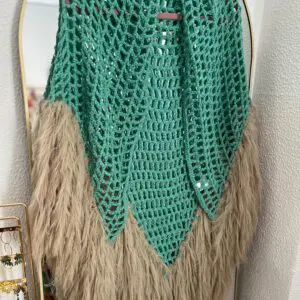 Chal crochet plumas verde agua