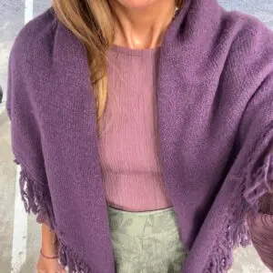 Poncho en pico berenjena